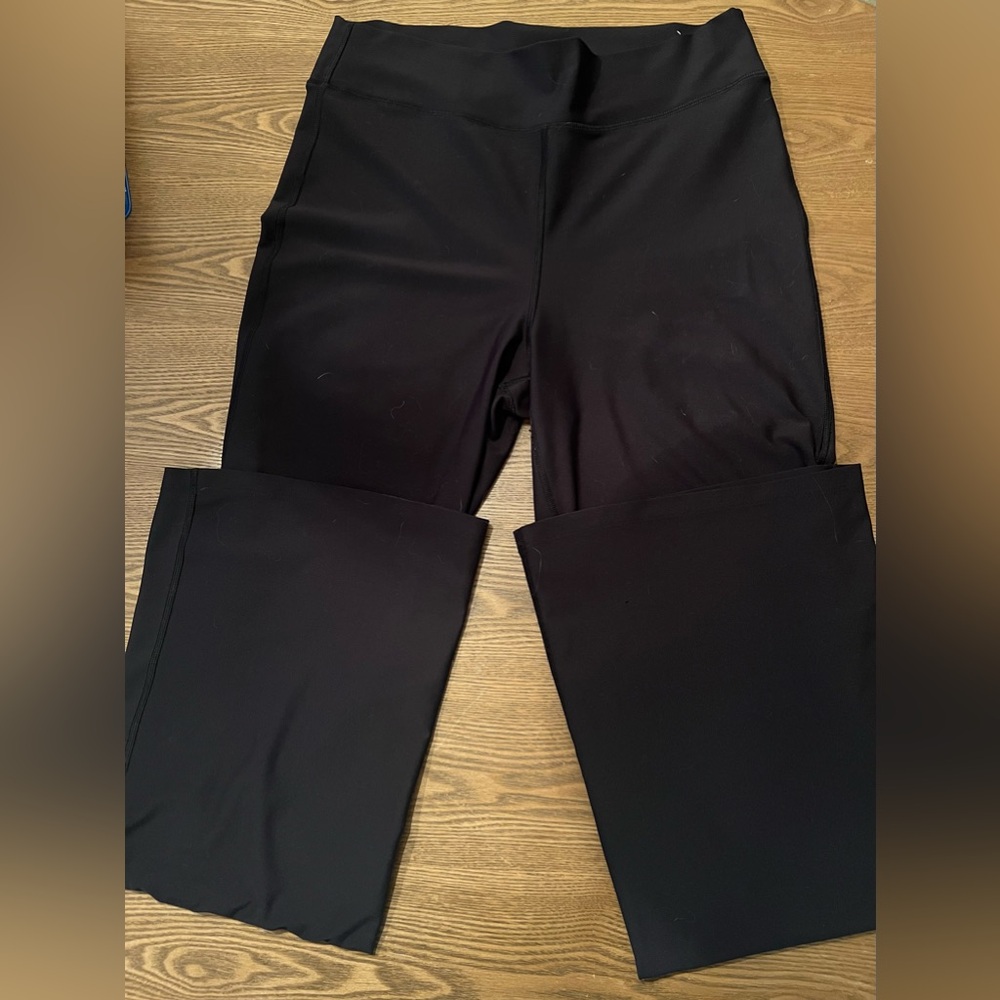 Women’s Black Old Navy Flare Leggings